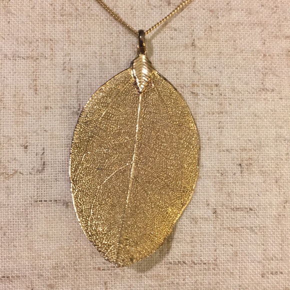 Shimmery Leaf Necklace - Picture 3 of 4
